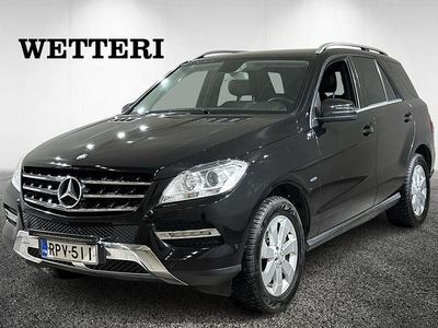 Käytetty Mercedes ML250 Business 204 HP (150 kW) 2012 Musta Katumaasturi
