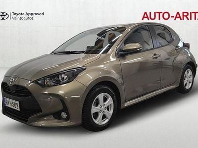 Käytetty Toyota Yaris Active 114 HP (83 kW) 2023 Ruskea (beige) Viistoperä