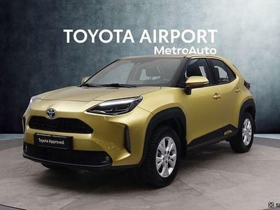 Keltainen Käytetty 2022 Toyota Yaris Cross Active Katumaasturi | 25 890 € (Perustarjous)