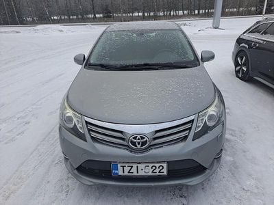 Käytetty Toyota Avensis Multidrive S 147 HP (108 kW) 2014 Harmaa Sedan