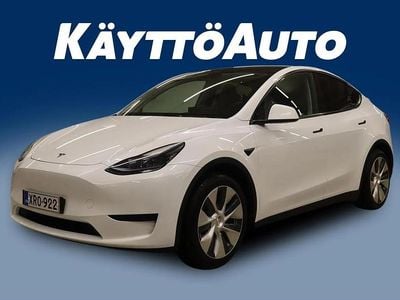 Valkoinen Käytetty 2023 Tesla Model Y RWD Katumaasturi | 31 880 € (Perustarjous)