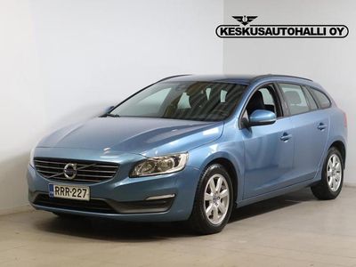 Sininen Käytetty 2014 Volvo V60 Kinetic Farmari | 10 900 € (Kallis)
