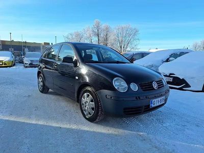 Käytetty VW Polo Comfortline 75 HP (55 kW) 2003 Musta Viistoperä