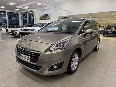 Harmaa Käytetty 2016 Peugeot 5008 Allure Tila-auto | 11 900 € (Perustarjous)