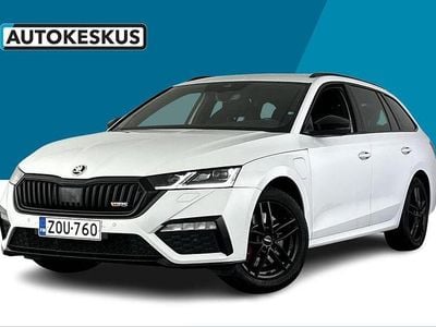 Valkoinen Käytetty 2021 Skoda Octavia RS Farmari | 23 900 € (Perustarjous)