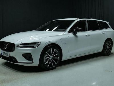 Käytetty 2025 Volvo V60 Performance Farmari | 51 900 €