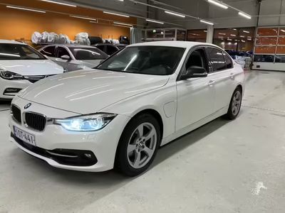 BMW 330e