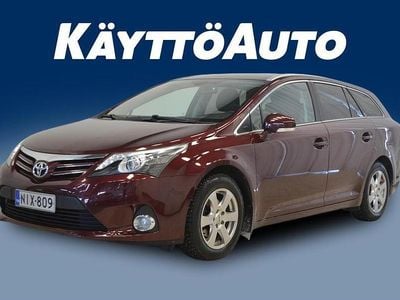 Käytetty Toyota Avensis Sol 147 HP (108 kW) 2012 Punainen Farmari
