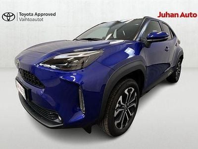 Met. sininen Uusi 2025 Toyota Yaris Cross Plus Katumaasturi | 32 990 € (Perustarjous)