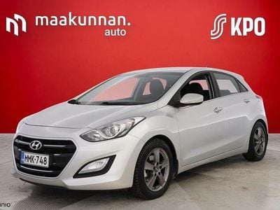 Käytetty Hyundai i30 Comfort 135 HP (99 kW) 2015 Hopea Viistoperä