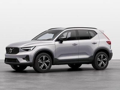 Käytetty Volvo XC40 Momentum 163 HP (119 kW) 2020 Katumaasturi