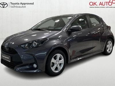 Käytetty Toyota Yaris Hybrid Active 116 HP (85 kW) 2023 Harmaa Viistoperä