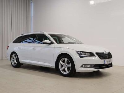 käytetty Skoda Superb Combi 1,4 TSI ACT Style DSG Autom. - 3kk lyhennysvapaa - Suomiauto, Mukautuva vakkari, Webasto kaukosäädöllä, Irroitettava vetokoukku, Navi, Tutkat, Lasinlämmitin, Sähkötoiminen takaluukku - Ilmainen