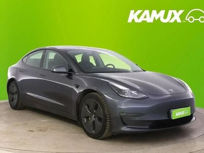 Hopea / harmaa Käytetty 2021 Tesla Model 3 Sedan | 24 380 € (Perustarjous)