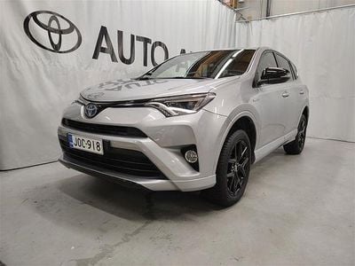 Käytetty Toyota RAV4 Style 215 HP (158 kW) 2018 Hopea Katumaasturi