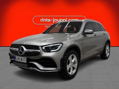 Hopea Käytetty 2021 Mercedes GLC300e Business Katumaasturi | 37 700 € (Kallis)
