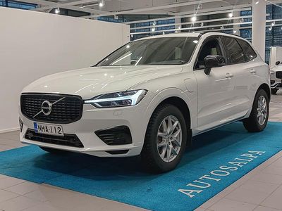 Valkoinen Käytetty 2021 Volvo XC60 R-Design Katumaasturi | 35 900 € (Perustarjous)