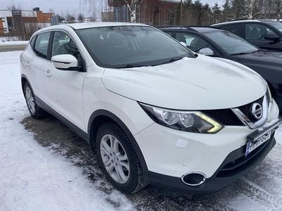 Käytetty Nissan Qashqai Acenta 116 HP (85 kW) 2015 Valkoinen Katumaasturi