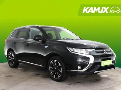 Käytetty Mitsubishi Outlander P-HEV Instyle 121 HP (88 kW) 2017 Musta Farmari