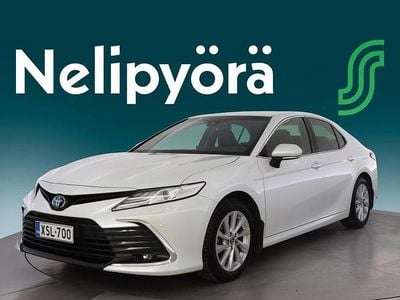 Käytetty Toyota Camry Style 218 HP (160 kW) 2024 Valkoinen Sedan