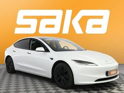 Käytetty 2024 Tesla Model 3 RWD Sedan | 37 790 € (Hieman kallis)