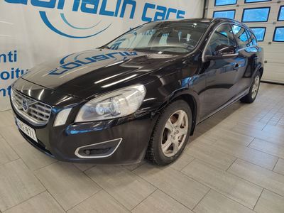 käytetty Volvo V60 1,6D DRIVe Momentum, Webasto ajastimella, jakopää tehty 240tkm 7/23. Xenon. Nähtävä!