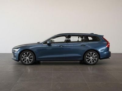 Sininen Käytetty 2019 Volvo V60 Momentum Farmari | 22 690 € (Perustarjous)