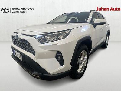 Valkoinen Käytetty 2023 Toyota RAV4 Edition Katumaasturi | 45 490 € (Kallis)