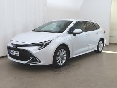Valkoinen Käytetty 2024 Toyota Corolla Edition Farmari | 29 890 € (Perustarjous)