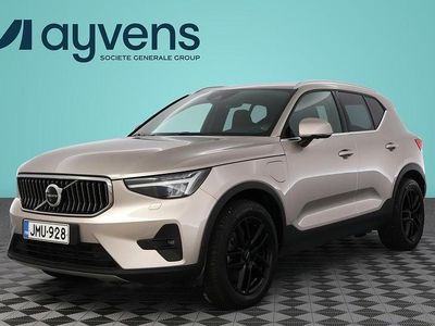 Ruskea Käytetty 2022 Volvo XC40 Plus Katumaasturi | 34 900 € (Perustarjous)