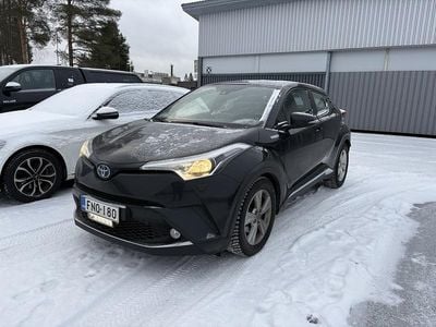 Käytetty Toyota C-HR Active 122 HP (89 kW) 2018 Musta Katumaasturi