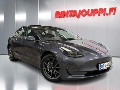 Harmaa Käytetty 2022 Tesla Model 3 Sedan | 30 880 € (Perustarjous)