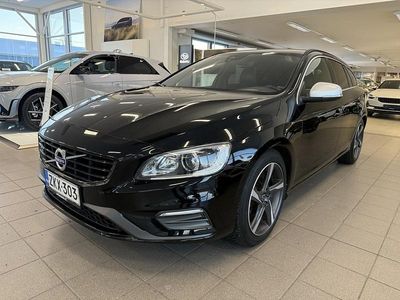 Käytetty Volvo V60 R-Design 190 HP (139 kW) 2017 Musta Farmari
