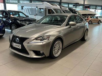 Lexus IS300h