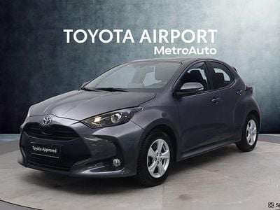 Käytetty Toyota Yaris Active 114 HP (83 kW) 2024 Harmaa Viistoperä