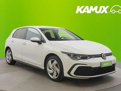 Valkoinen Käytetty 2021 VW Golf VIII GTE Sedan | 21 600 € (Perustarjous)