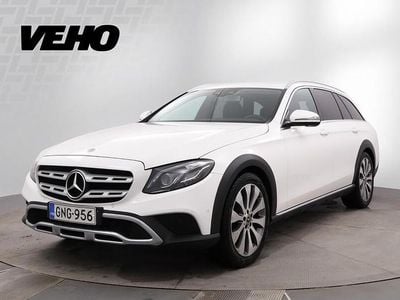 Valkoinen Käytetty 2017 Mercedes E220 Farmari | 23 900 € (Perustarjous)