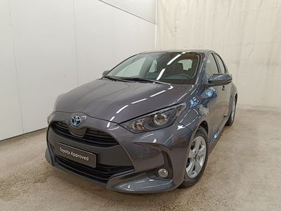 1g3 / 20 Käytetty 2023 Toyota Yaris Hybrid Active Viistoperä | 22 800 € (Hieman kallis)