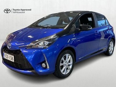 Käytetty Toyota Yaris Hybrid Style 73 HP (53 kW) 2018 Sininen Viistoperä