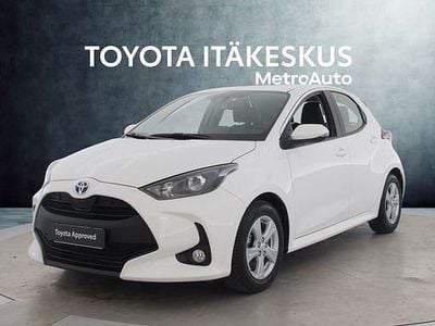 Valkoinen Käytetty 2023 Toyota Yaris Active Viistoperä | 21 790 € (Perustarjous)