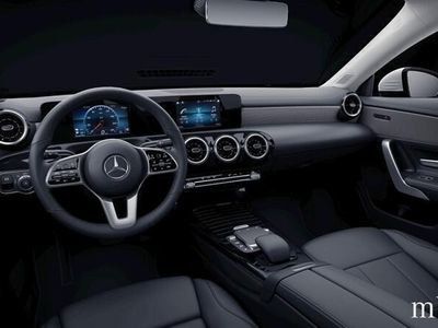 käytetty Mercedes E250 CLA-sarjaA Shooting Brake | 2,99% korko | Nahat | Vakkari | P-kamera | Navigation Plus |