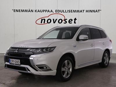Valkoinen Käytetty 2020 Mitsubishi Outlander P-HEV Instyle Farmari | 21 870 € (Perustarjous)