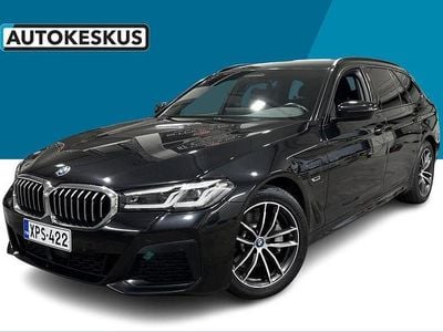 Musta Käytetty 2022 BMW 530e M Sport Farmari | 31 990 € (Perustarjous)