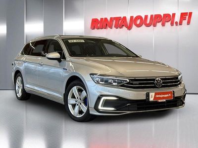 Hopea Käytetty 2023 VW Passat Executive Farmari | 26 800 € (Kallis)