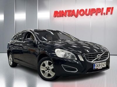 Käytetty Volvo V60 Summum 163 HP (119 kW) 2013 Musta Farmari