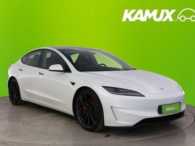 Valkoinen Käytetty 2024 Tesla Model 3 Performance Sedan | 52 700 €