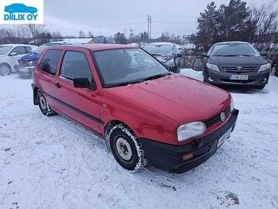 Käytetty VW Golf III 75 HP (55 kW) 1994 Viistoperä