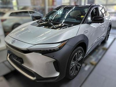 Hopea Käytetty 2022 Toyota bZ4X Premium Katumaasturi | 36 980 € (Perustarjous)