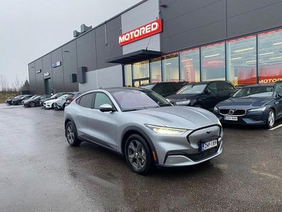 Käytetty 2021 Ford Mustang Mach-E Katumaasturi | 31 990 € (Kallis)