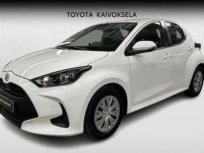 Valkoinen Käytetty 2021 Toyota Yaris Life Viistoperä | 14 990 € (Perustarjous)
